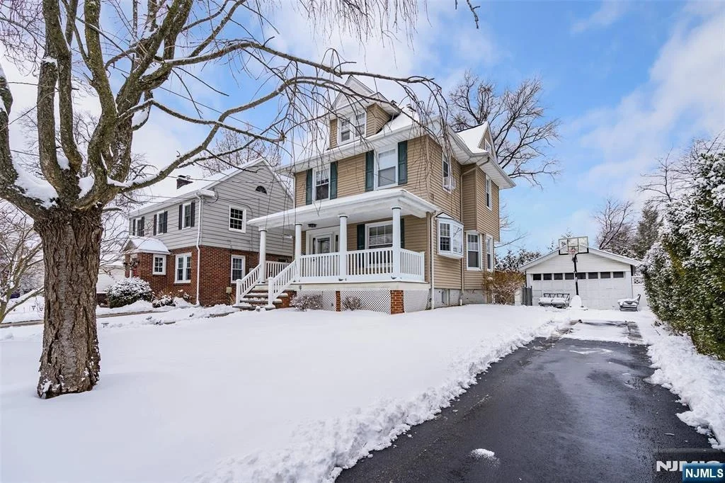 Photo of 75 Pine