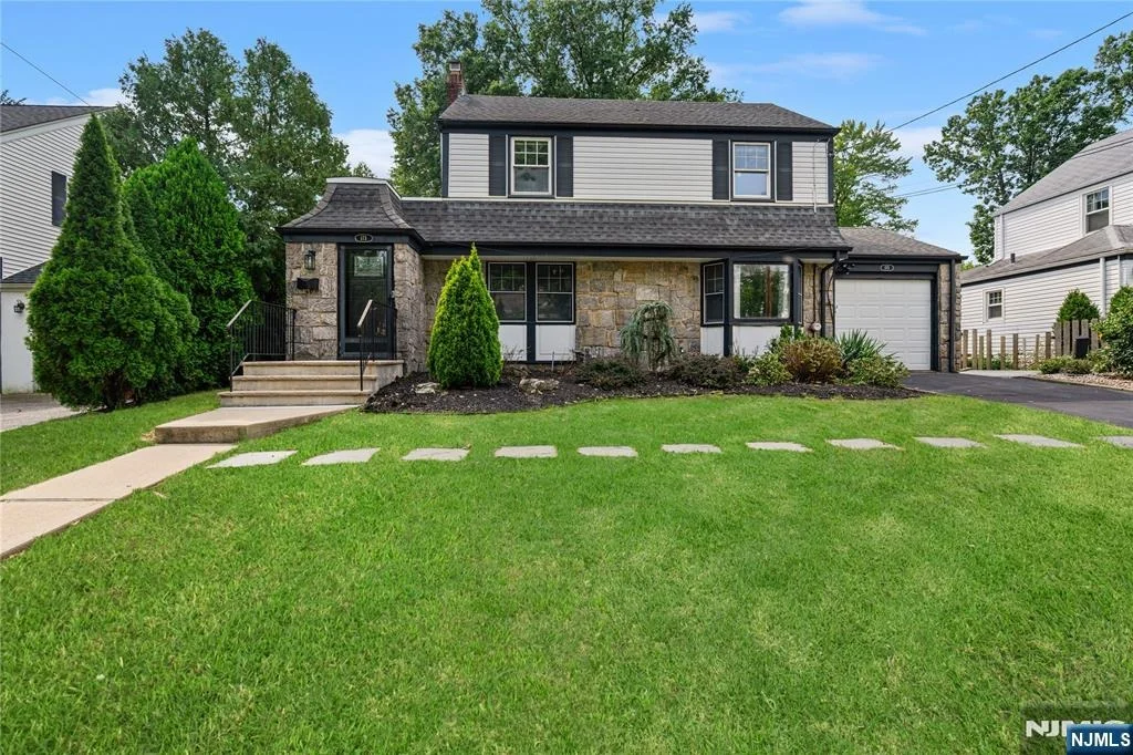 Photo of 175 Manning