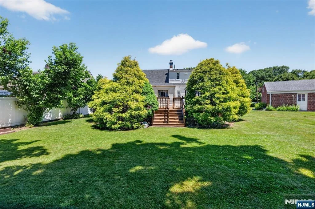 Photo of 413 Maple Hill
