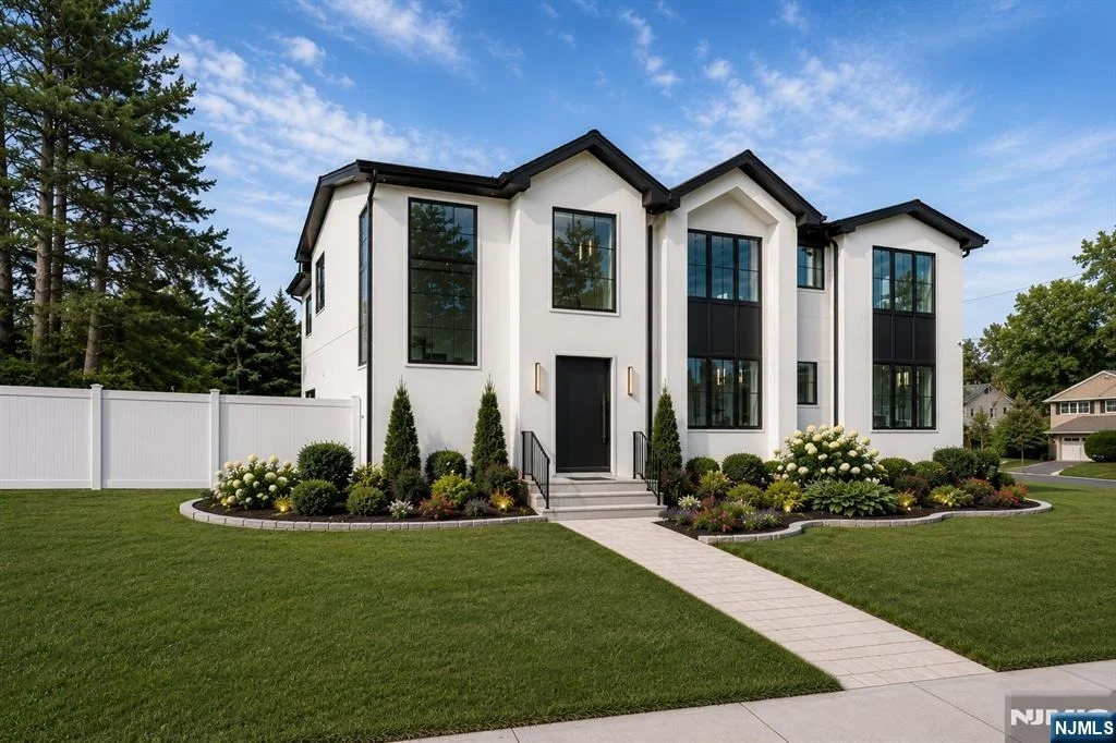 Photo of 673 Cambridge