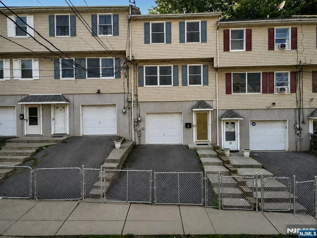 Photo of 69 4th
