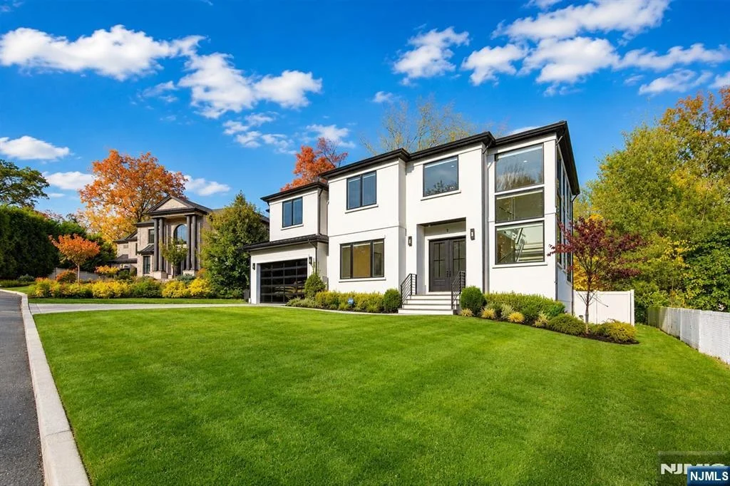Photo of 3 Mountain View