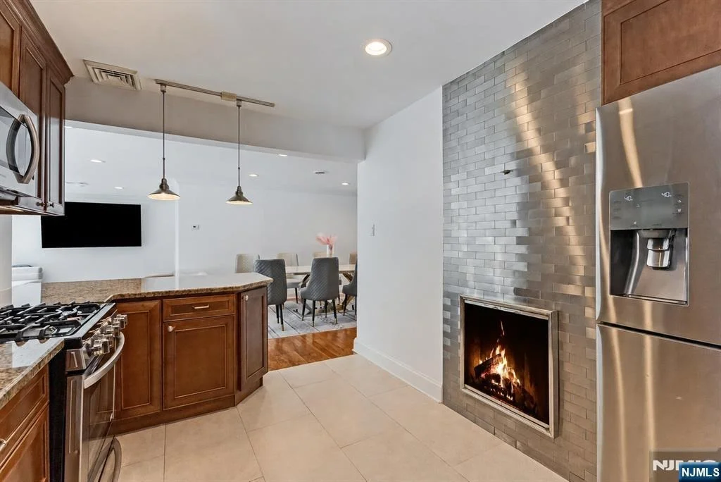 Photo of 64 Spring Valley