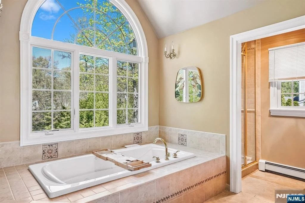 Photo of 372 Lakeview
