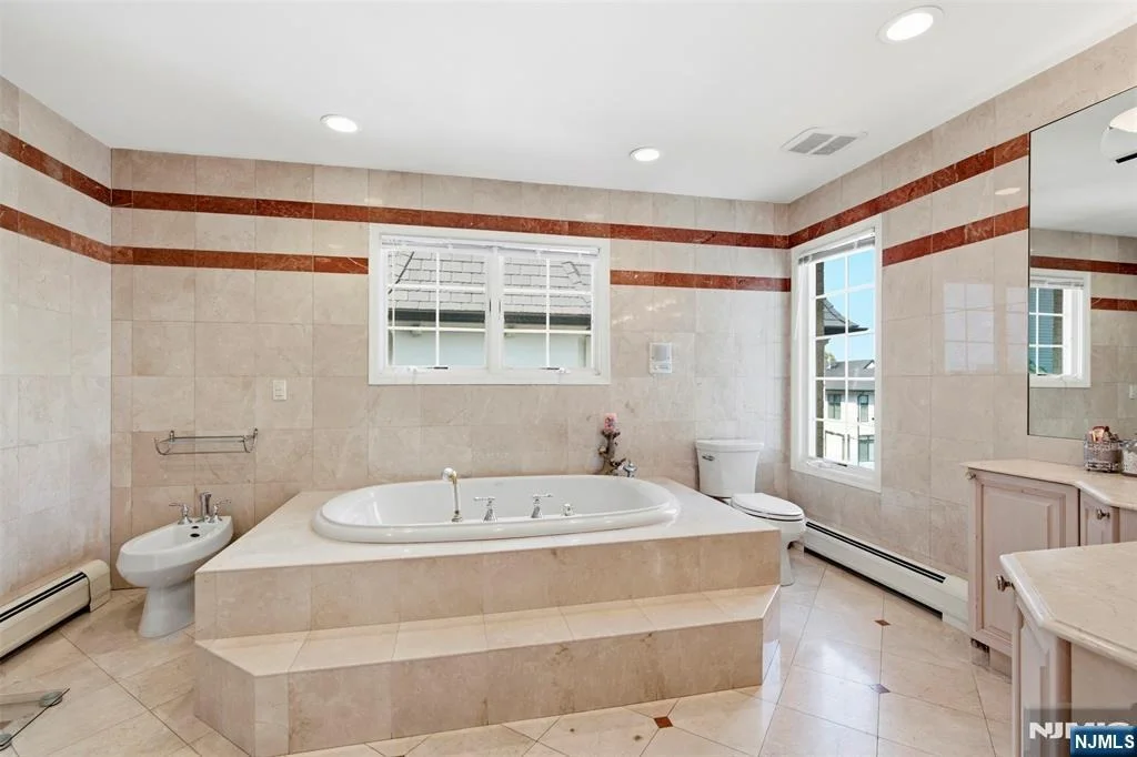 Photo of 750 Undercliff