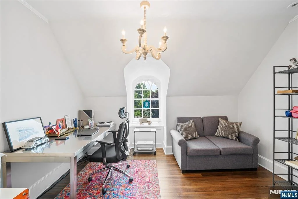 Photo of 48 Edgemont