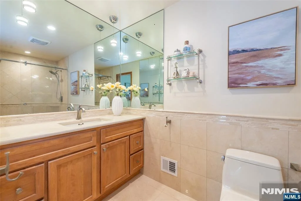 Photo of 182 Ridge