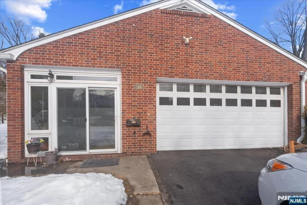 Photo of 149 Allen