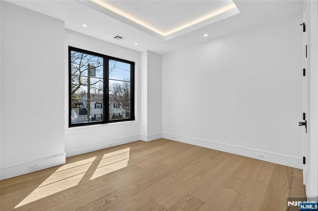 Photo of 395 Hickory
