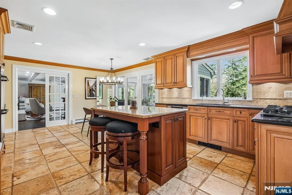 Photo of 372 Lakeview