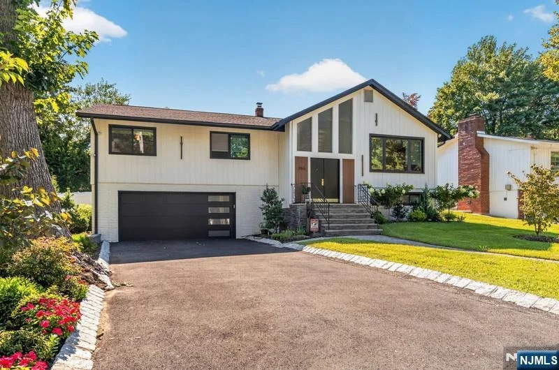 Photo of 265 Westervelt