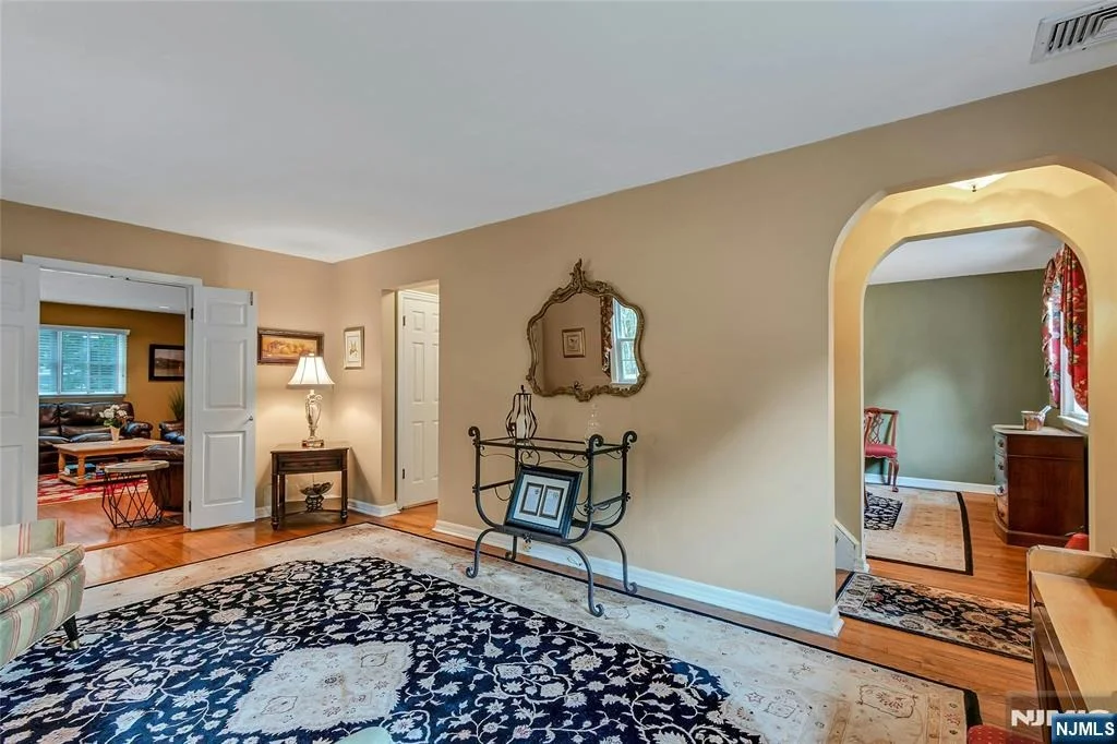 Photo of 15 Colonial