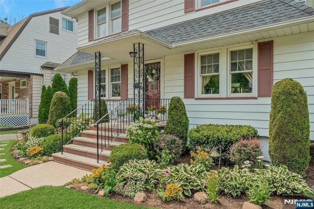 Photo of 156 Larch