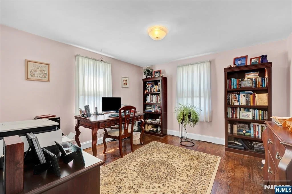 Photo of 351 Orient
