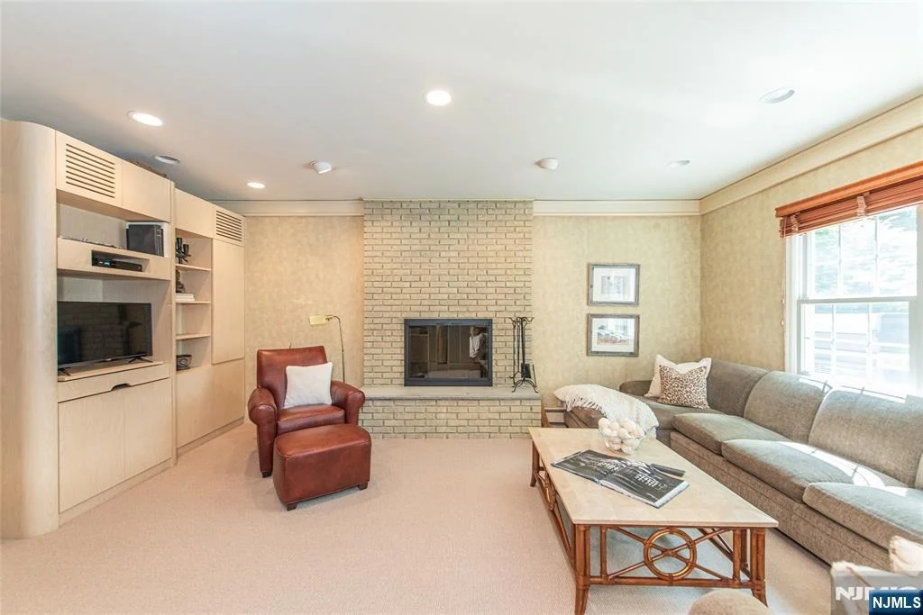 Photo of 2 Midvale