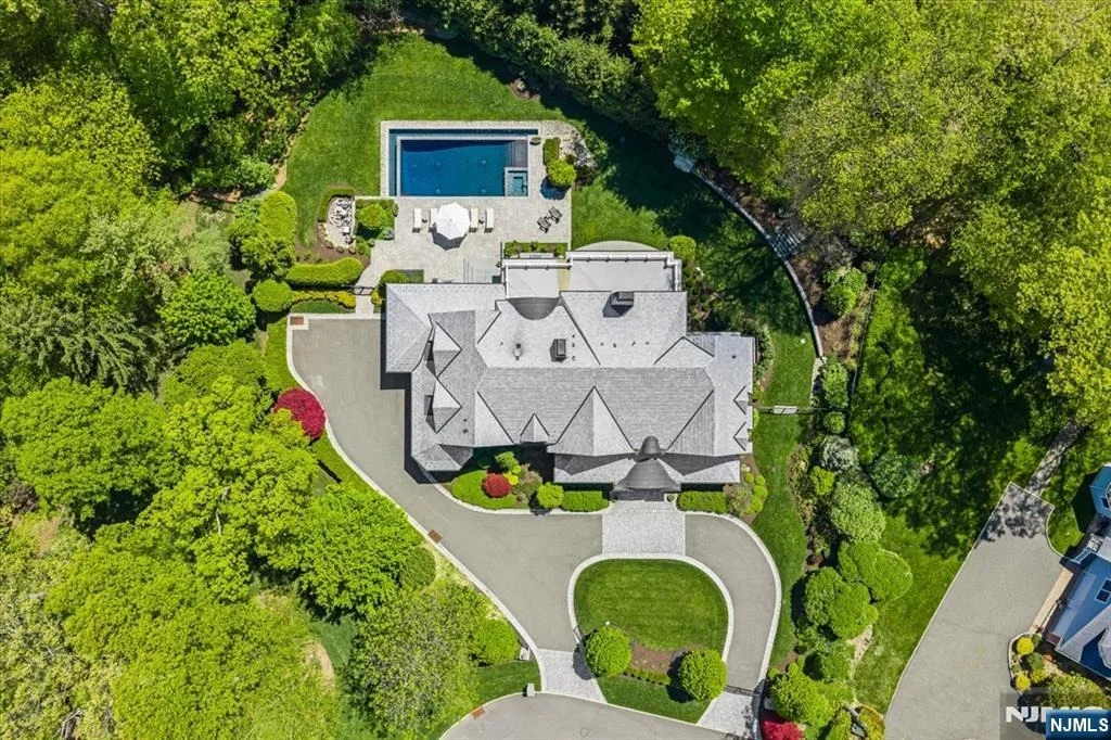 Photo of 555 Miller