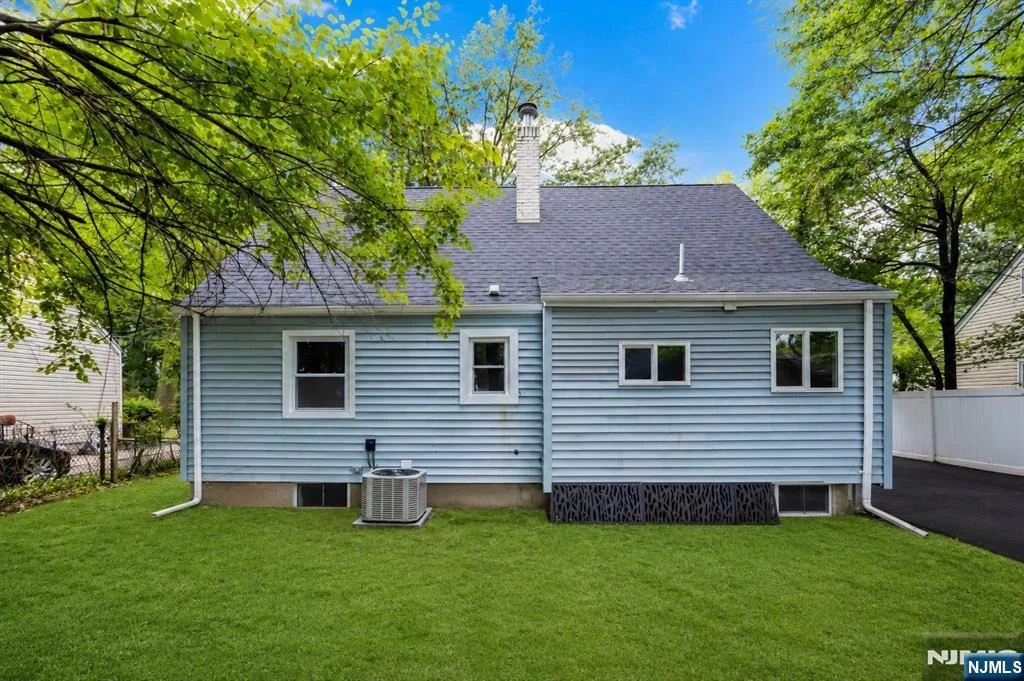 Photo of 253 Intervale