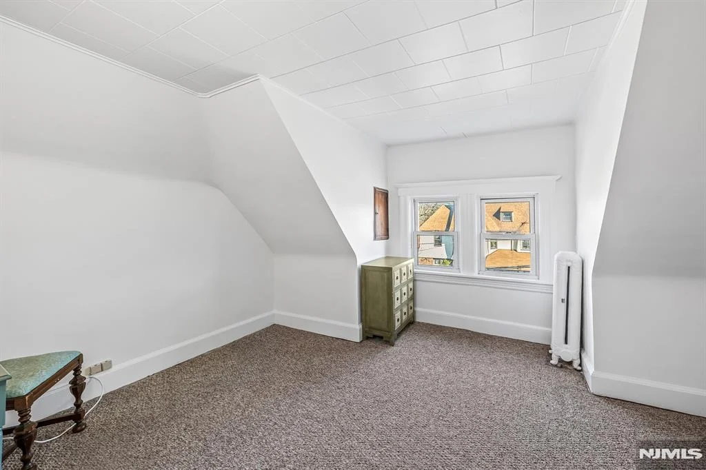 Photo of 208 Mortimer