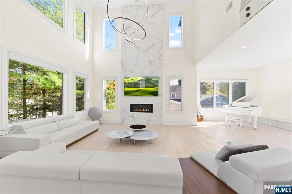 Photo of 3 Mountain View