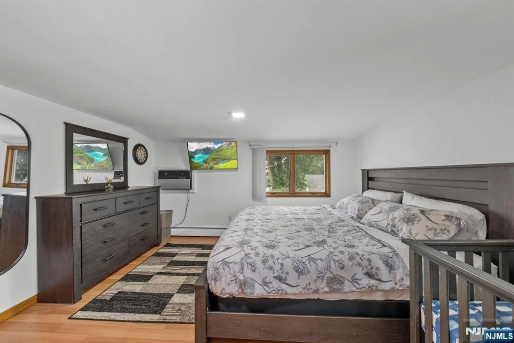 Photo of 101 Maple Hill