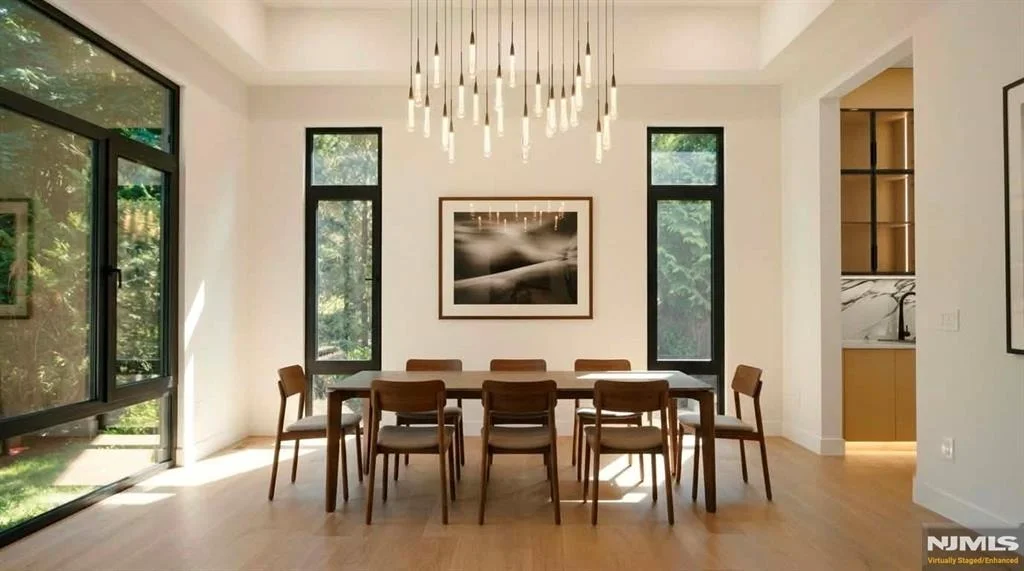 Photo of 302 Pine
