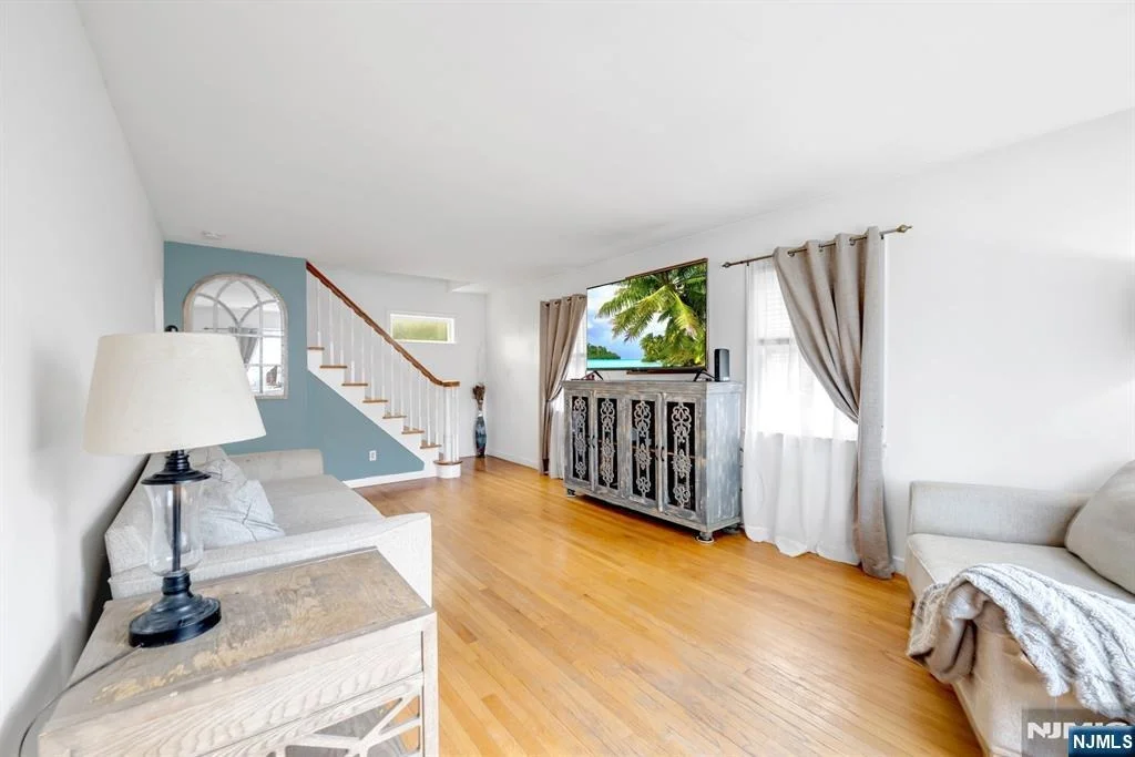 Photo of 99 Oneida