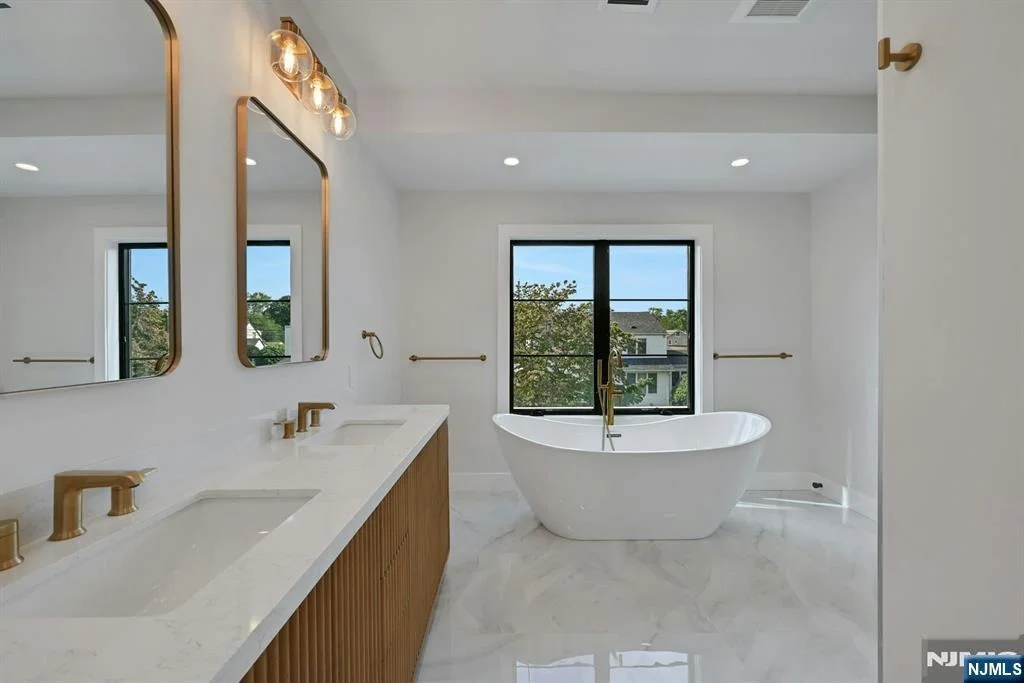 Photo of 32 Highland