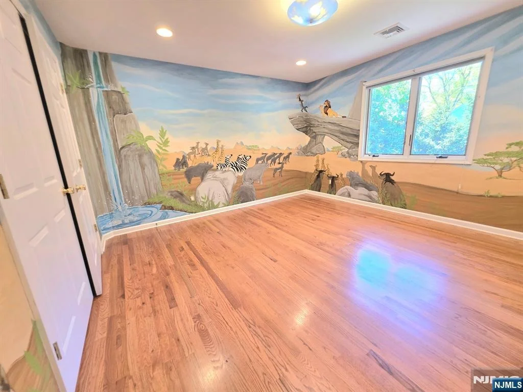 Photo of 335 Bullard
