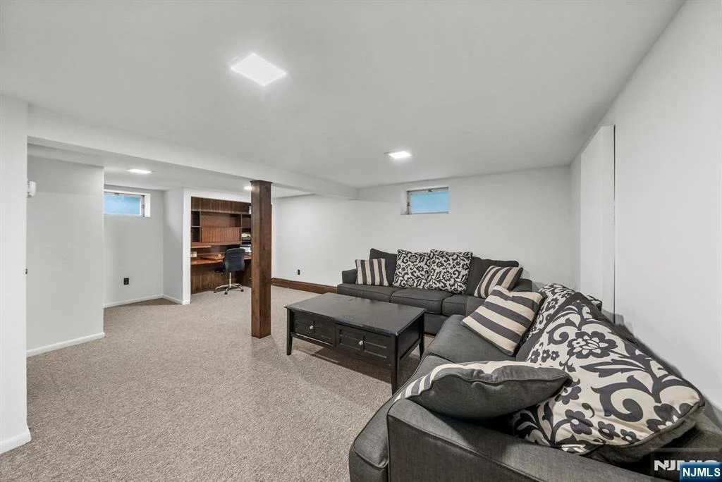 Photo of 101 Maple Hill