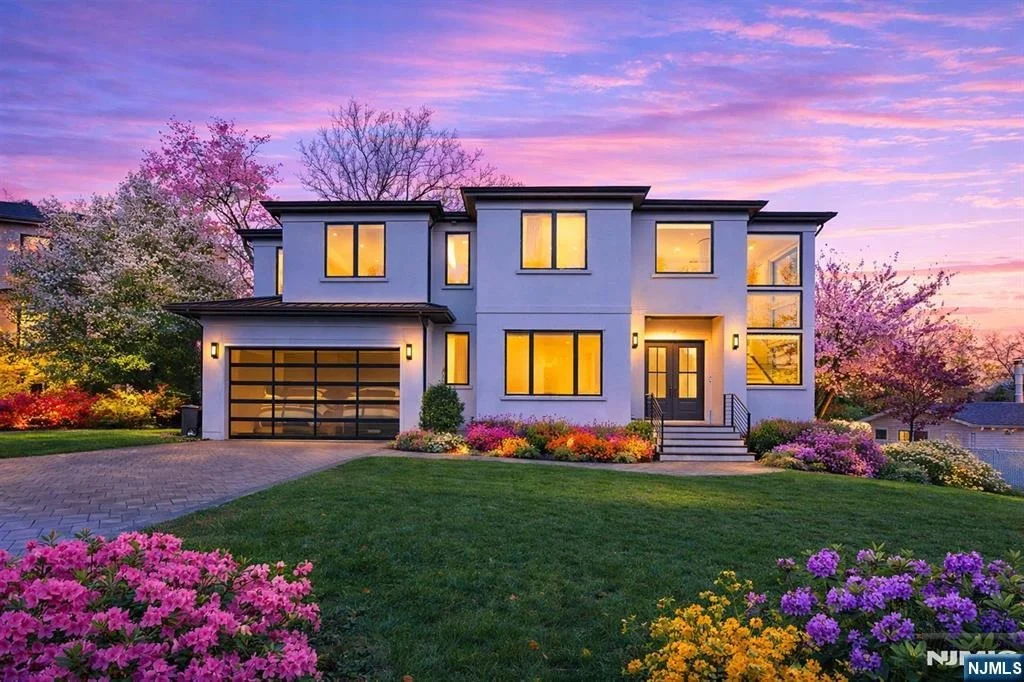 Photo of 3 Mountain View