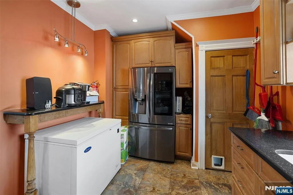 Photo of 75 Pine