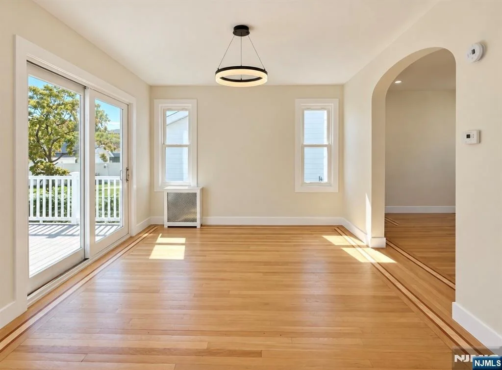 Photo of 693 Chestnut