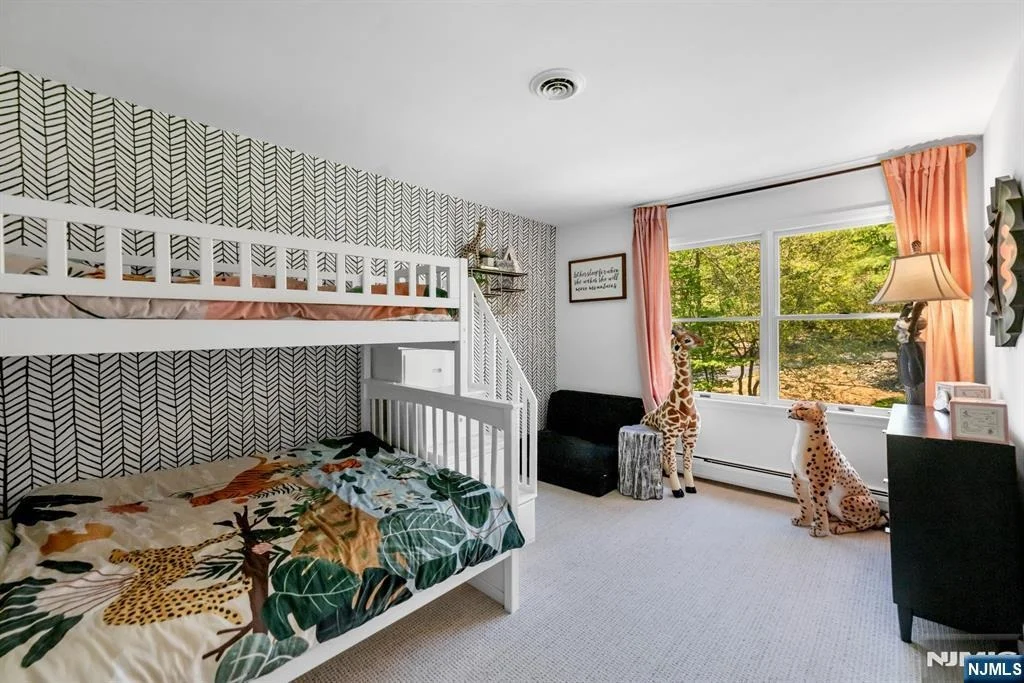 Photo of 558 W Saddle River