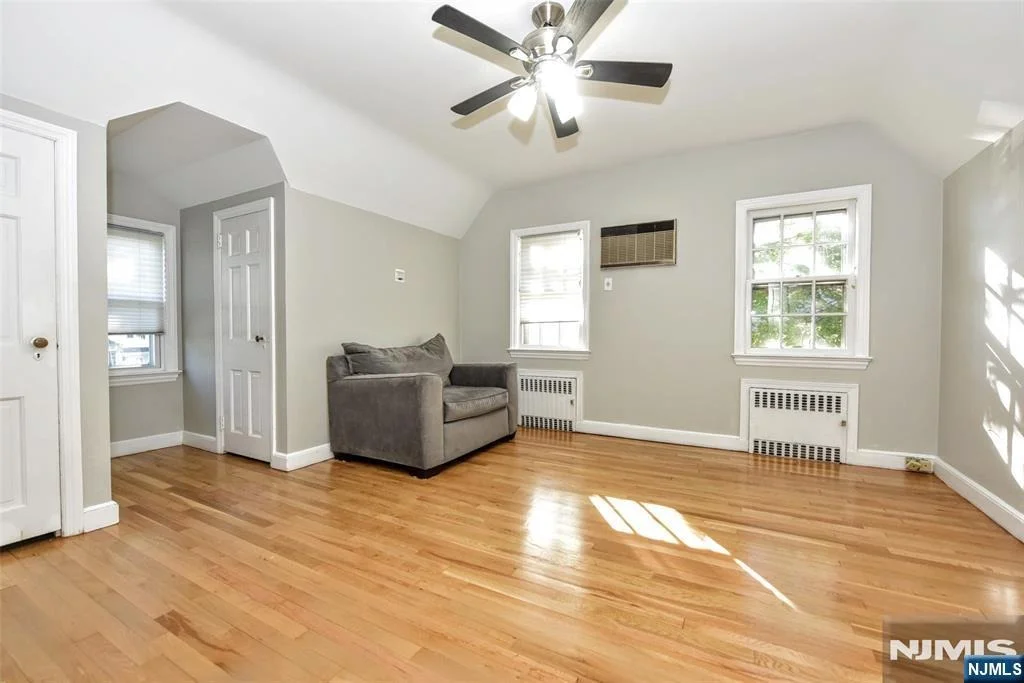 Photo of 137 Manhattan