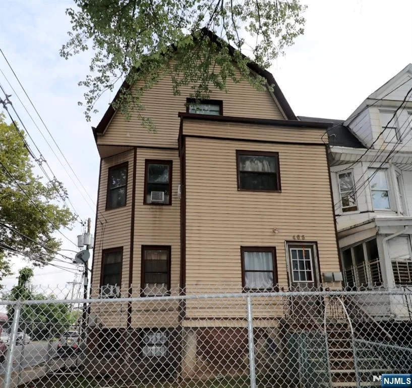 Photo of 465 4th