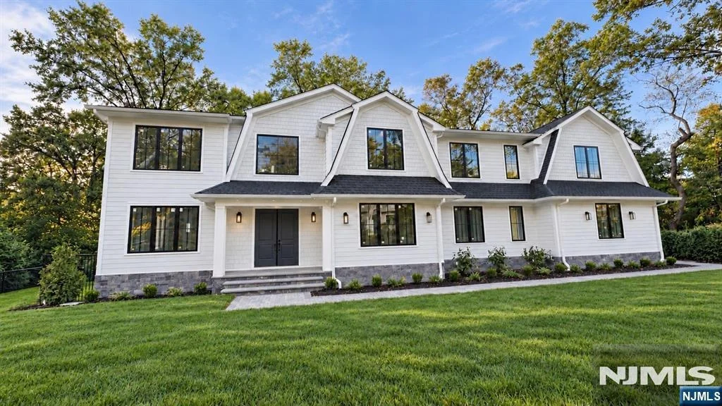 Photo of 124 Valley