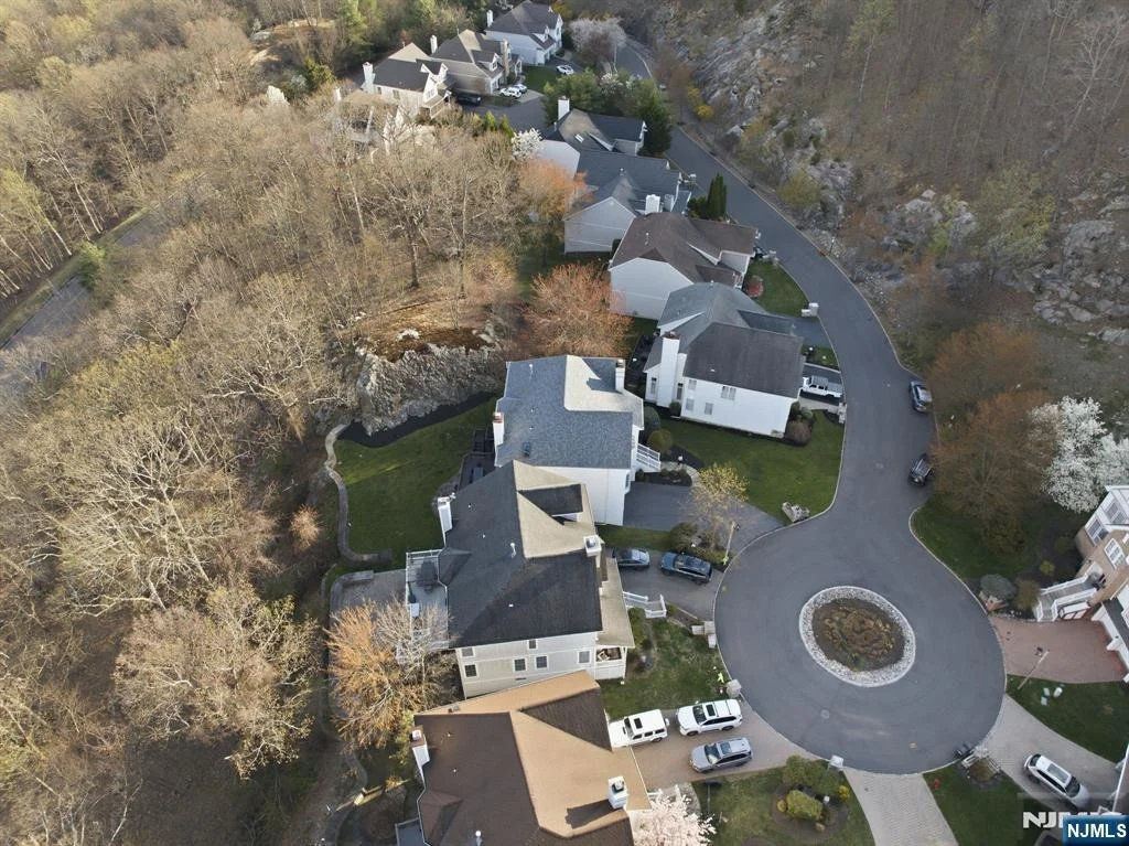 Photo of 22 Falling Waters