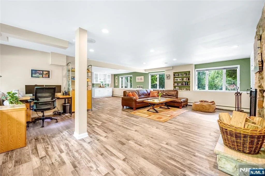 Photo of 9 Pinehill
