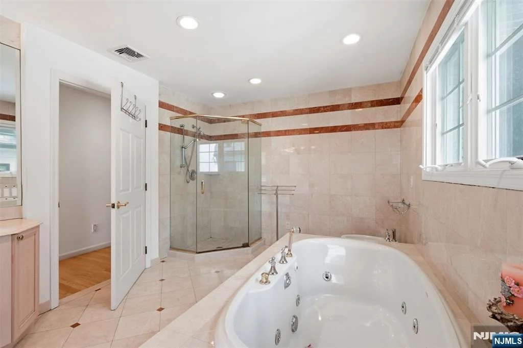 Photo of 750 Undercliff
