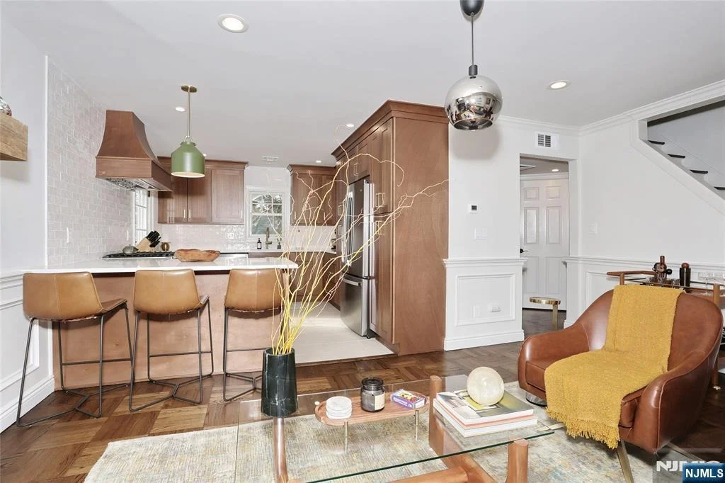 Photo of 34 Charles