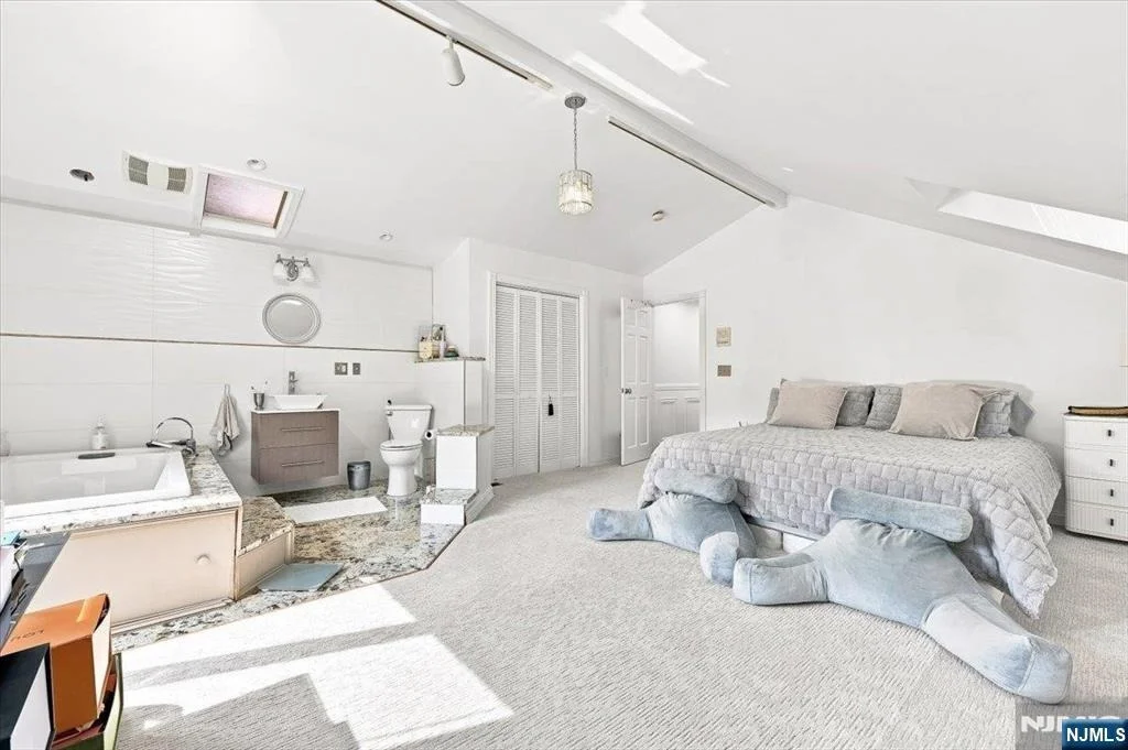 Photo of 19 Hillside