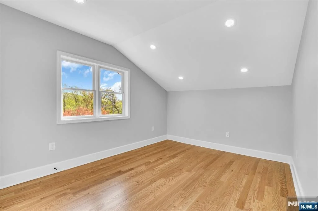 Photo of 69 Broadway