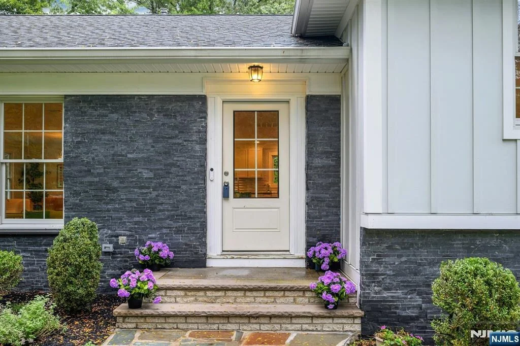 Photo of 9 Crestview