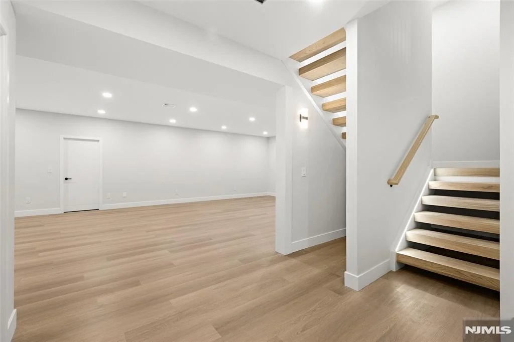 Photo of 302 Pine