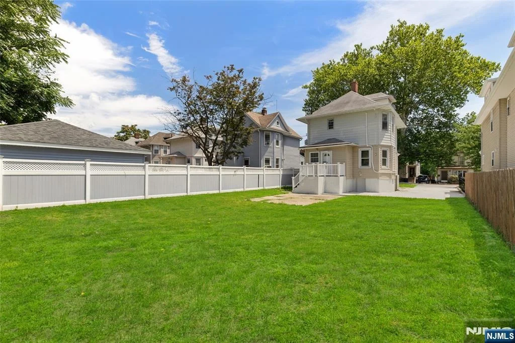 Photo of 40 Teaneck