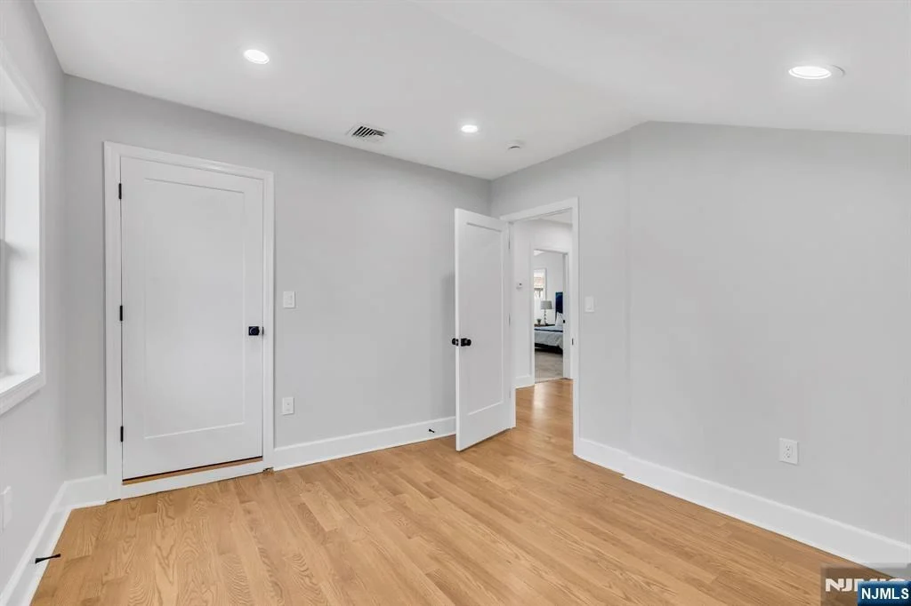Photo of 69 Broadway