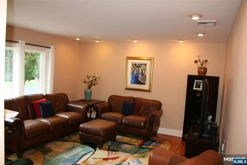 Photo of 452 Glendale