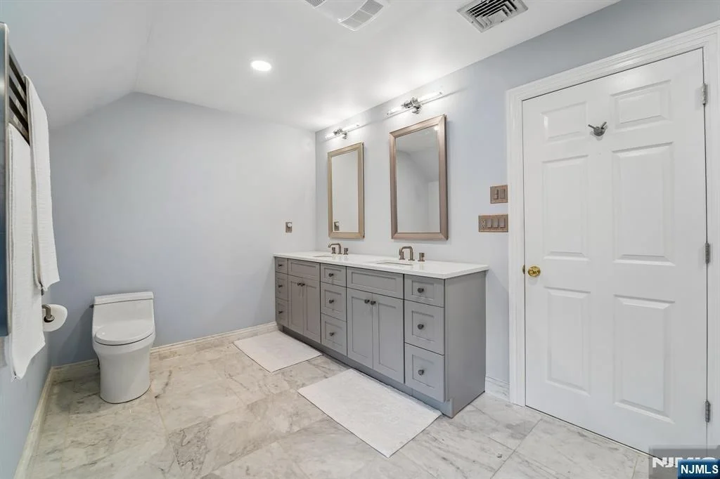 Photo of 580 Brookside