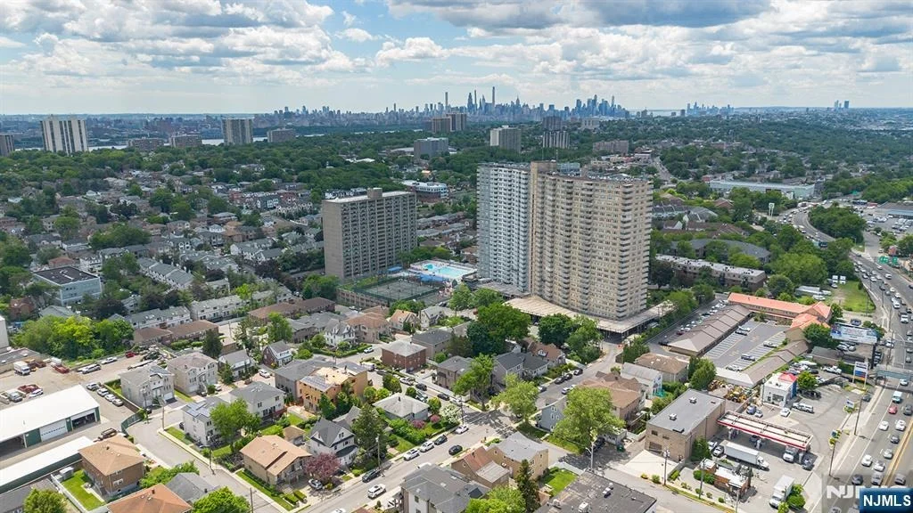 Photo of 1631 Maple