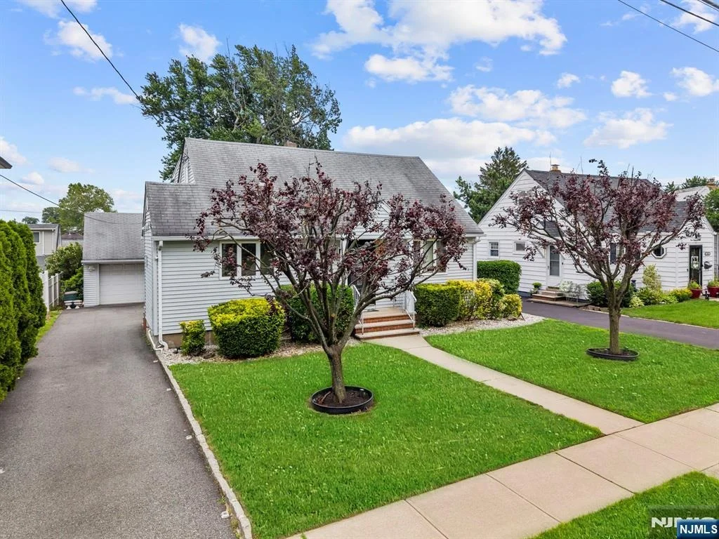 Photo of 101 Maple Hill